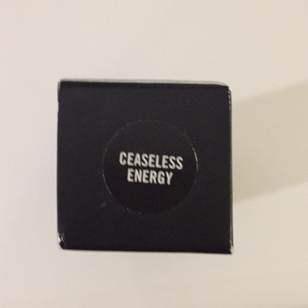 🆕 MAC - Versicolour Stain in Ceaseless Energy - Picture 5 of 5